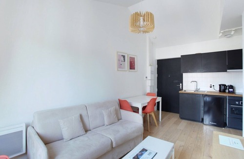 Silly-Gallieni Apartment | Apartment Boulogne facing "Les passages"