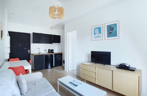 Silly-Gallieni Apartment | Apartment Boulogne facing "Les passages"