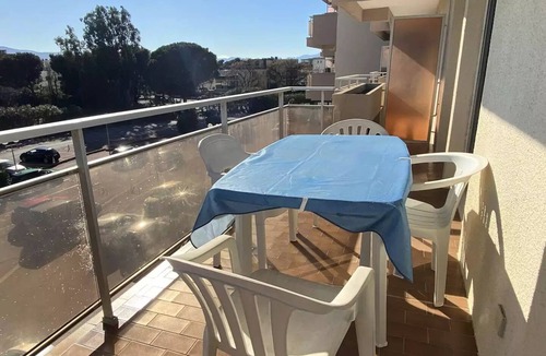 Le Port Apartment | Apartment
