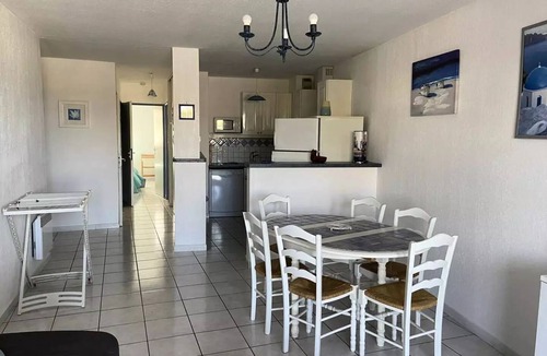 Le Port Apartment | Apartment