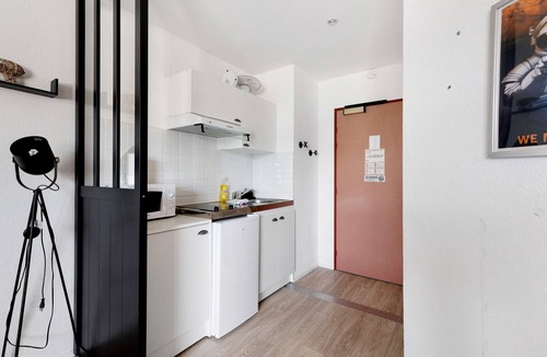 Chasseneuil-du-Poitou Apartment | Apartment 'L'aventurier' – Steps from Futuroscope, Sleeps 4