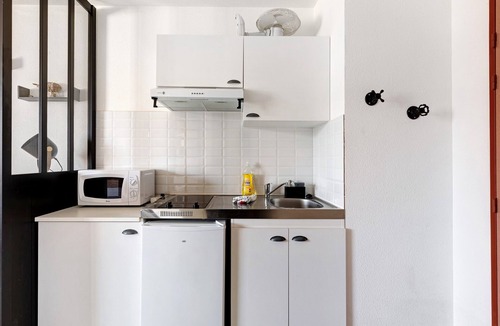 Chasseneuil-du-Poitou Apartment | Apartment 'L'aventurier' – Steps from Futuroscope, Sleeps 4