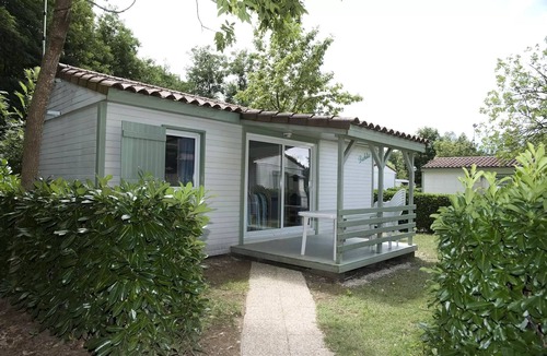 Cormoranche-sur-Saone House | Apartment