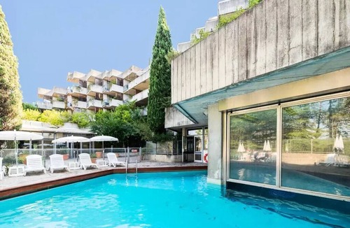 Rouret Apartment | Apartment