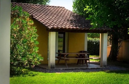 Grospierres Villa | Apartment