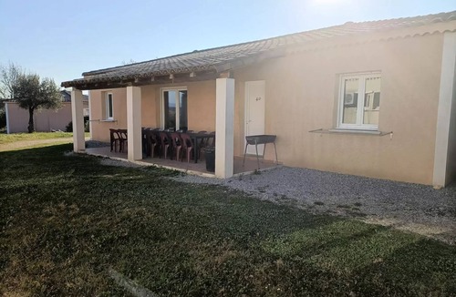 Grospierres Villa | Apartment