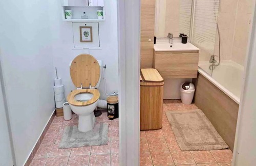 Le Plessis-Robinson Apartment | Apartment Orly Versailles Street parking Robinson