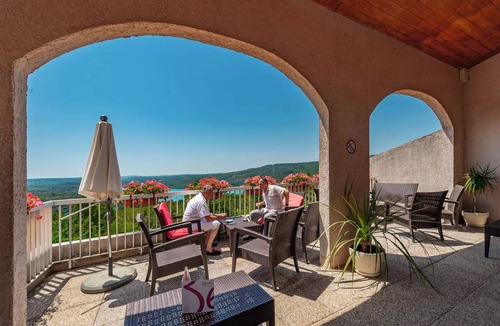 Montpezat Apartment | Apartment