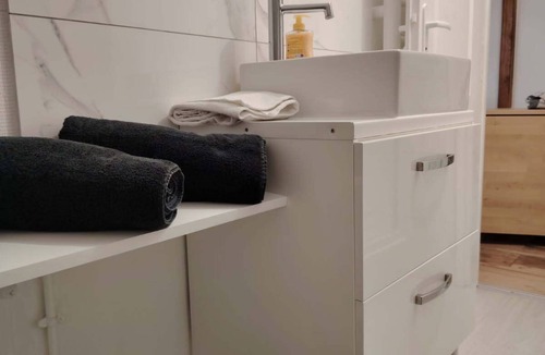 Montereau-Fault-Yonne Apartment | Apartment with double bed, sofa bed, bathroom and kitchen