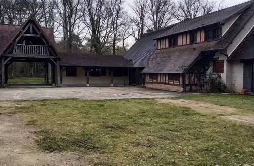 Neuvy-sur-Barangeon Villa | Apartment