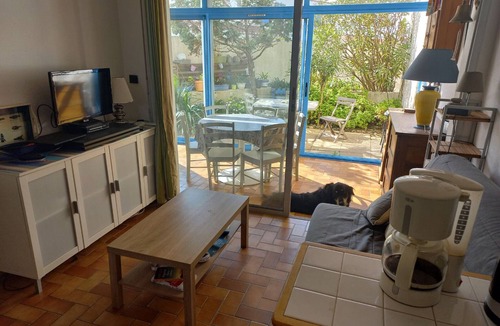 Noirmoutier-en-l'Ile Apartment | Apartment in Noirmoutier, near beach, pets allowed, parking