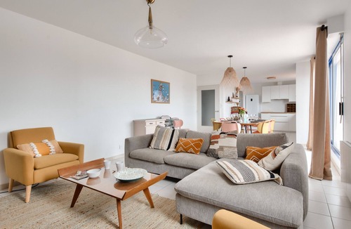 Noirmoutier-en-l'Ile Apartment | Apartment for 6 adults and 2 children with a terrace