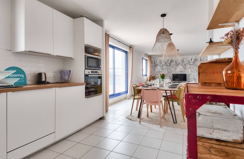 Noirmoutier-en-l'Ile Apartment | Apartment for 6 adults and 2 children with a terrace