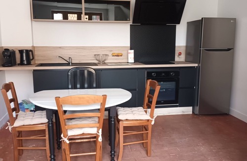 Noyers-sur-Serein House | Apartment