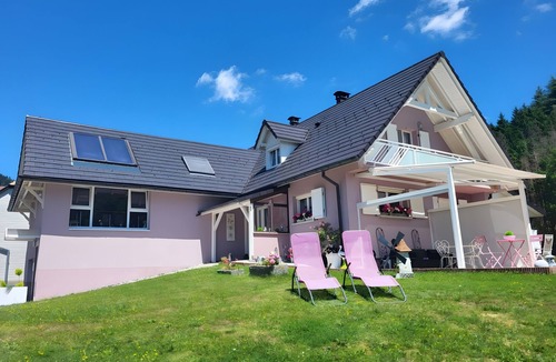 Rimbach-pres-Masevaux Apartment | Apartment 'Gîte L'Ecrin Du Sternsee' with Mountain View, Private Terrace and Wi-Fi
