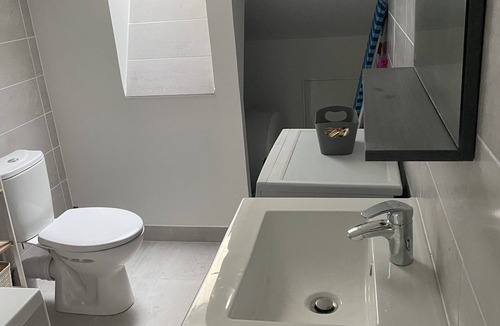 Rives Apartment | Apartment