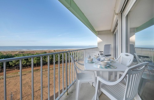 Saint-Brevin-les-Pins Apartment | Apartment facing the sea for 4 in Saint Brévin L’Océan