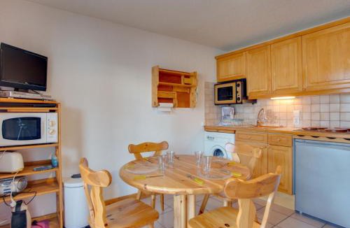 Saint-Gervais-les-Bains Apartment | Apartment Aiguille du midi by Interhome