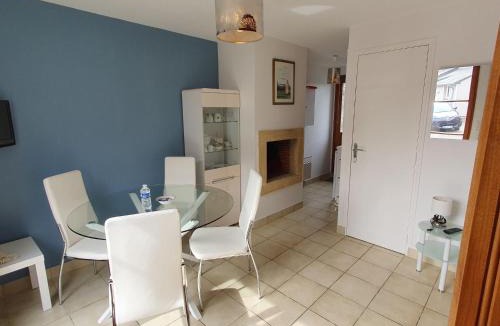 Saint-Jouan-des-Guerets Apartment | Apartment La Bisquine by Interhome