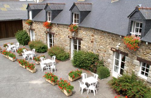 Saint-Jouan-des-Guerets Apartment | Apartment Le Renard by Interhome