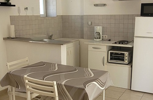 Saint-Martin-d'Ardeche Apartment | Apartment at the gateway to the Ardèche Gorges, 50 meters from the river.