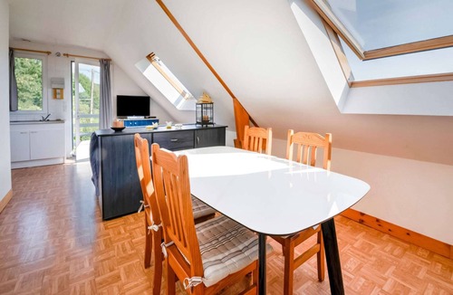 Saint-Remy Apartment | Apartment in Saint-Rémy near Lake