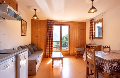 Saint-Sorlin-d'Arves Apartment | Apartment in Saint-Sorlin near Ski Resort
