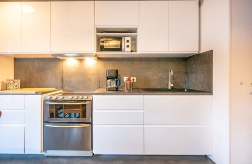 Saint-Sorlin-d'Arves Apartment | Apartment in France with Mountain Views & Pool
