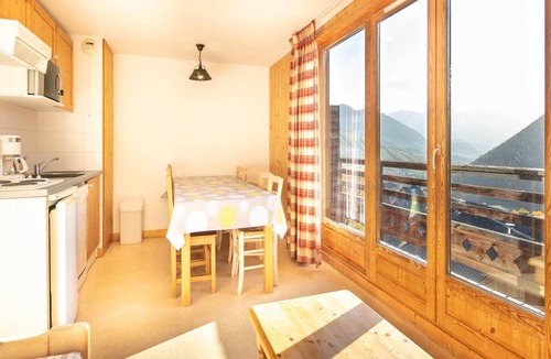 Saint-Sorlin-d'Arves Apartment | Apartment in French Alps with Heated Pool