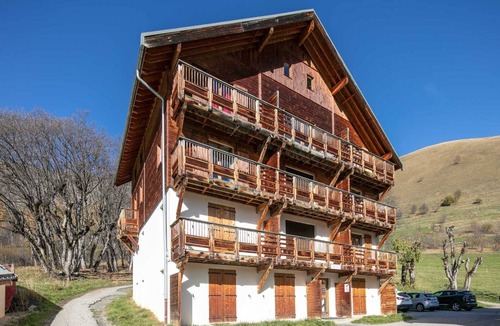 Saint-Sorlin-d'Arves Apartment | Apartment in Saint-Sorlin near Ski Resort