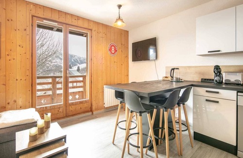 Saint-Sorlin-d'Arves Apartment | Apartment in Saint-Sorlin near Ski Resort