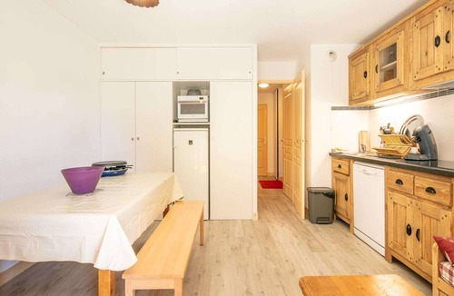 Saint-Sorlin-d'Arves Apartment | Apartment in Saint-Sorlin near Ski Resort