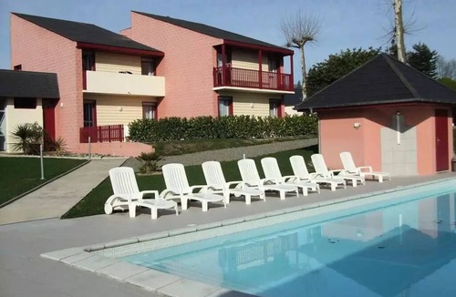 Salies-de-Bearn Apartment | Apartment