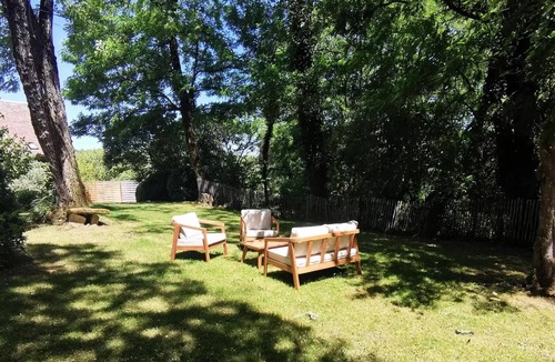 Saint-Amand-de-Coly Villa | Apartment
