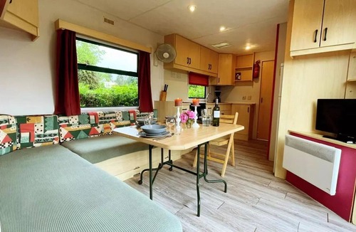 Saint-Bonnet-le-Chateau House | Apartment
