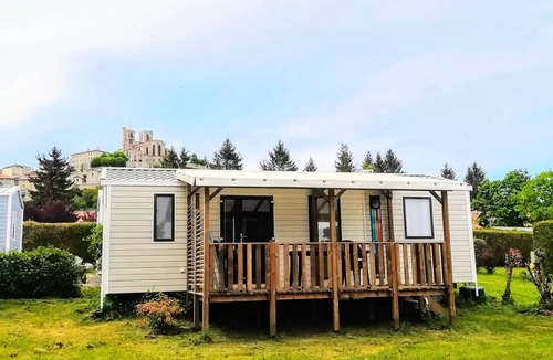 Saint-Bonnet-le-Chateau House | Apartment