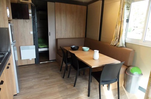 Saint-Leger-de-Fougeret Ski Chalet | Apartment