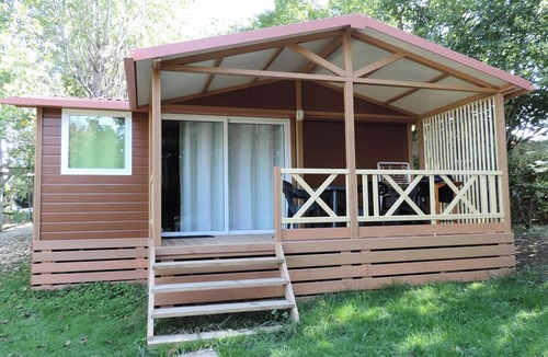 Saint-Paul-de-Vezelin Ski Chalet | Apartment