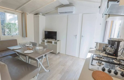 Saint-Paul-en-Foret House | Apartment