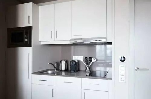 Suresnes Apartment | Apartment