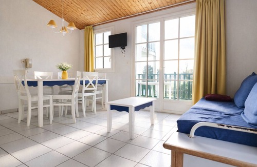 Talmont-Saint-Hilaire Apartment | Apartment at Bourgenay Golf Course for 4–6 people