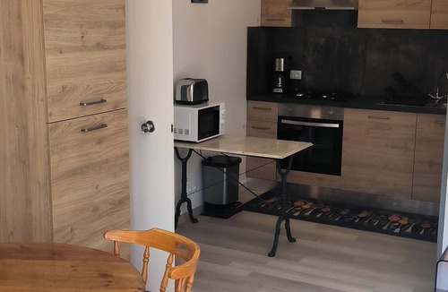 Vignoux-sur-Barangeon Apartment | Apartment in the heart of the forest in central France