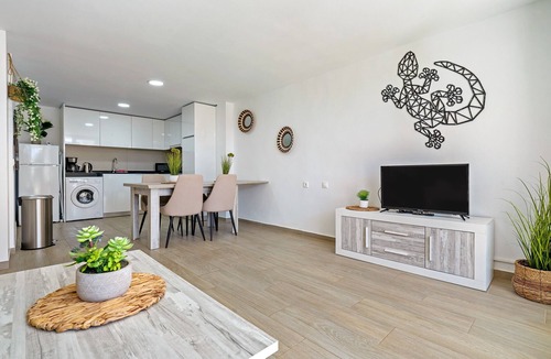 Vinaros Apartment | Apartment 'Francesca' with Shared Pool, Wi-Fi and Air Conditioning