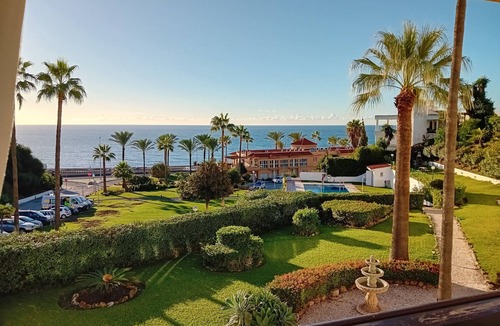 El Faro Apartment | Apartment 'Frente Al Mar Mijas' with Sea View, Shared Pool and Wi-Fi