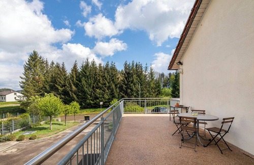 Offingen Apartment | Apartment 'Friedmann' with Private Garden, Balcony and Wi-Fi