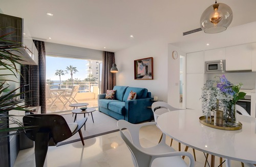 Marbella Seafront Promenade Apartment | Apartment 'Front Line Beach 2 Bedr' with Sea View, Wi-Fi and Air Conditioning