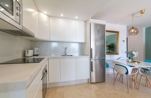 Marbella Seafront Promenade Apartment | Apartment 'Front Line Beach 2 Bedr' with Sea View, Wi-Fi and Air Conditioning