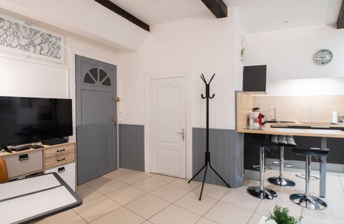 Ceret Apartment | Apartment / functional. CERET Center