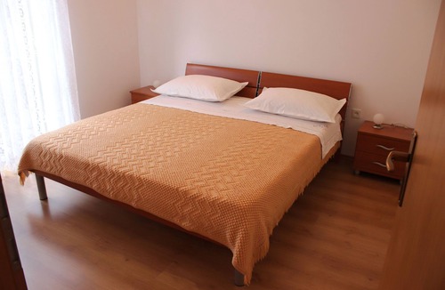 Mirce Apartment | Apartment Gajo (46601-A1) - Mirca - island Brac