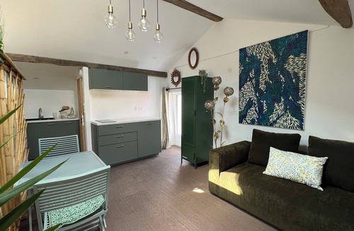 Trentemoult Apartment | Apartment Gallery BotanicArt in Trentemoult